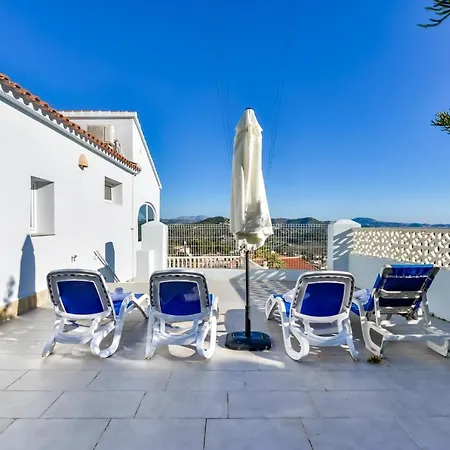 Guzman - Cucarres Villa