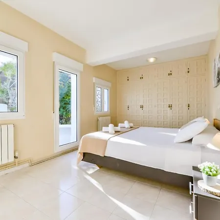 Willa Guzman - Cucarres *