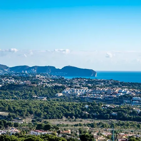 Guzman - Cucarres Willa