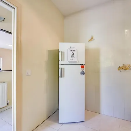 Guzman - Cucarres Villa