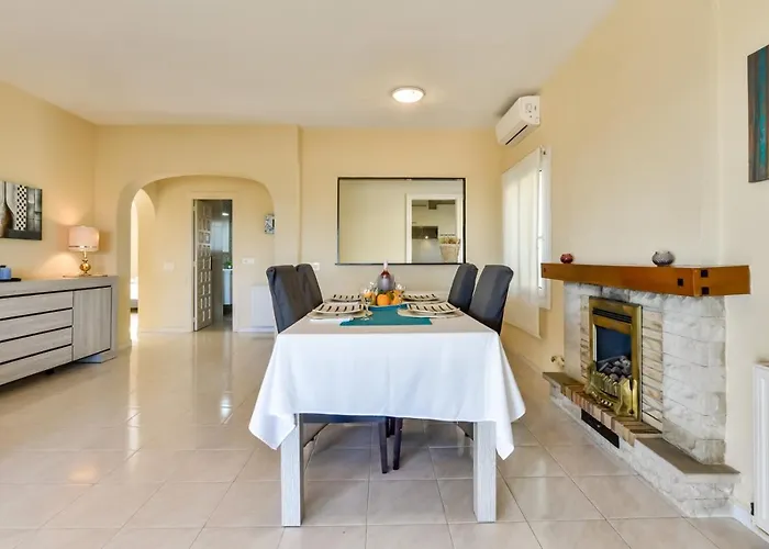 빌라 Guzman - Cucarres