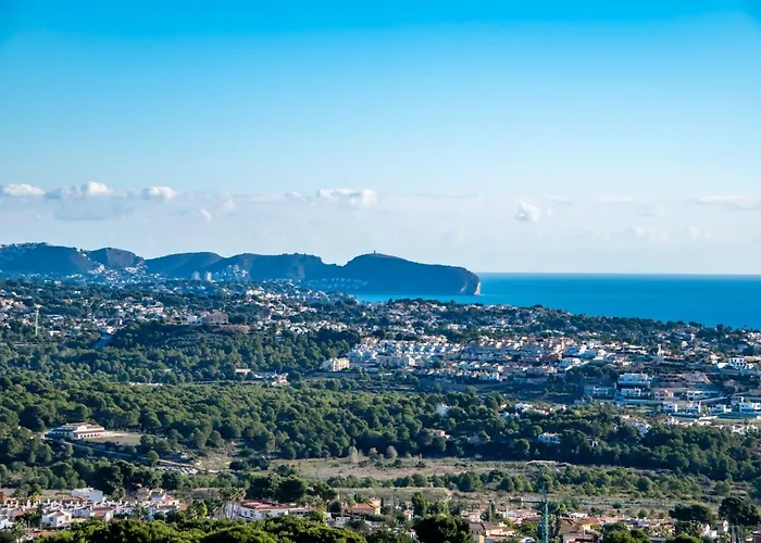 Guzman - Cucarres Villa