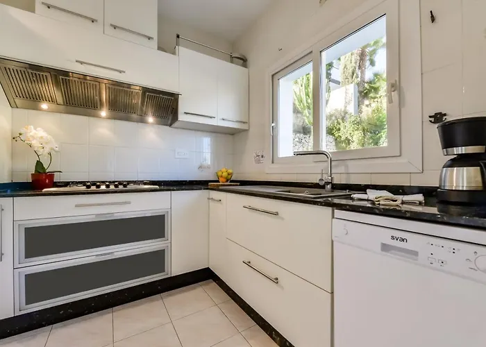 빌라 Guzman - Cucarres *